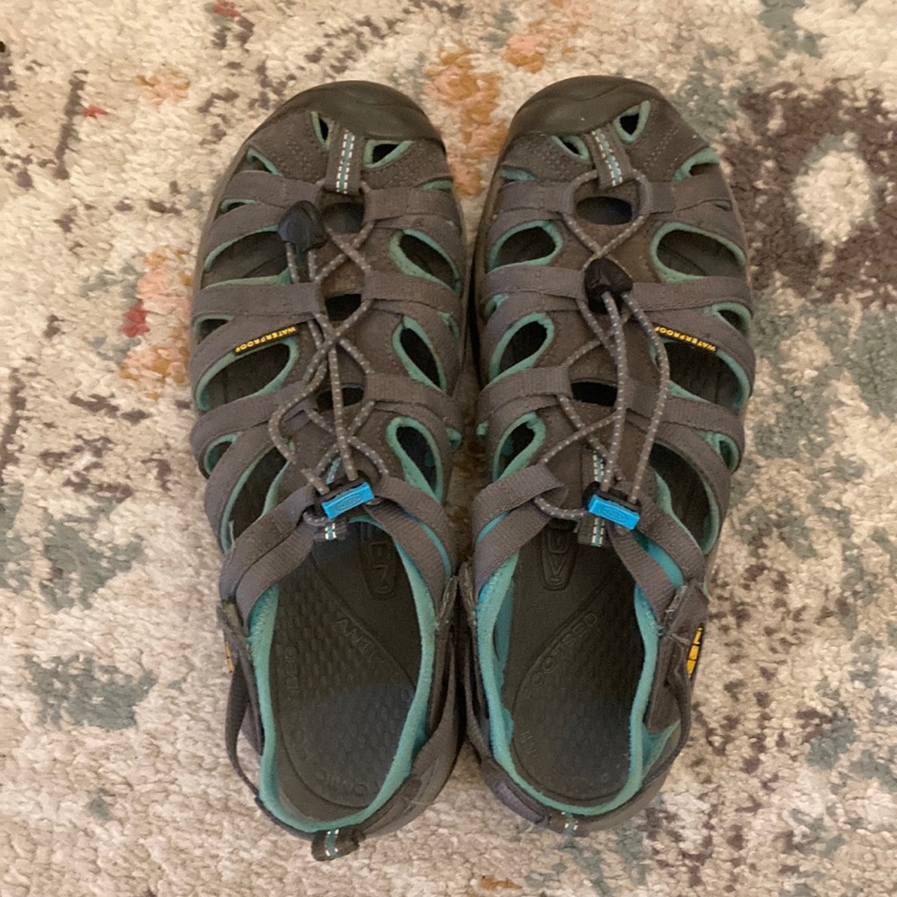 Keen waterproof shoes - US size 9